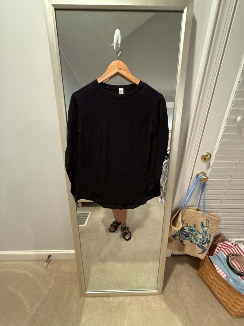 Varley Women's Long Sleeve Crew Neck Active Athletic Shirt in Black